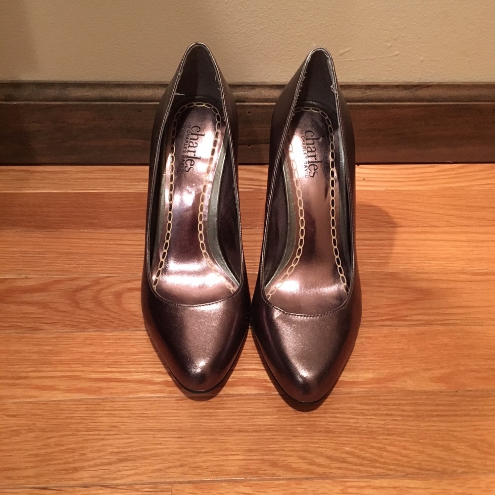 Women's Charles David Pewter Heels- Size 7